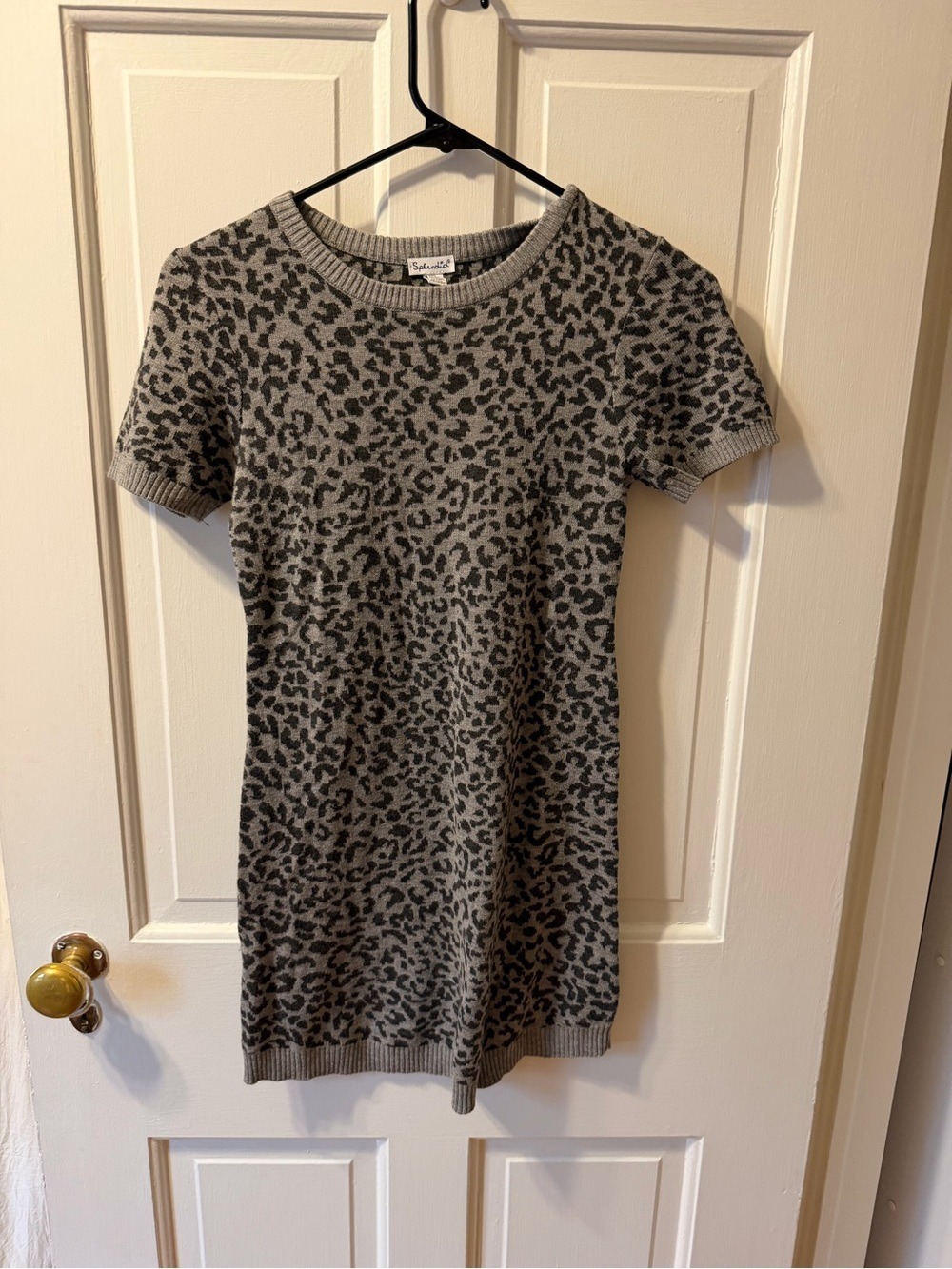 Splendid Gray Leopard Print Short Sleeve Knit Dress